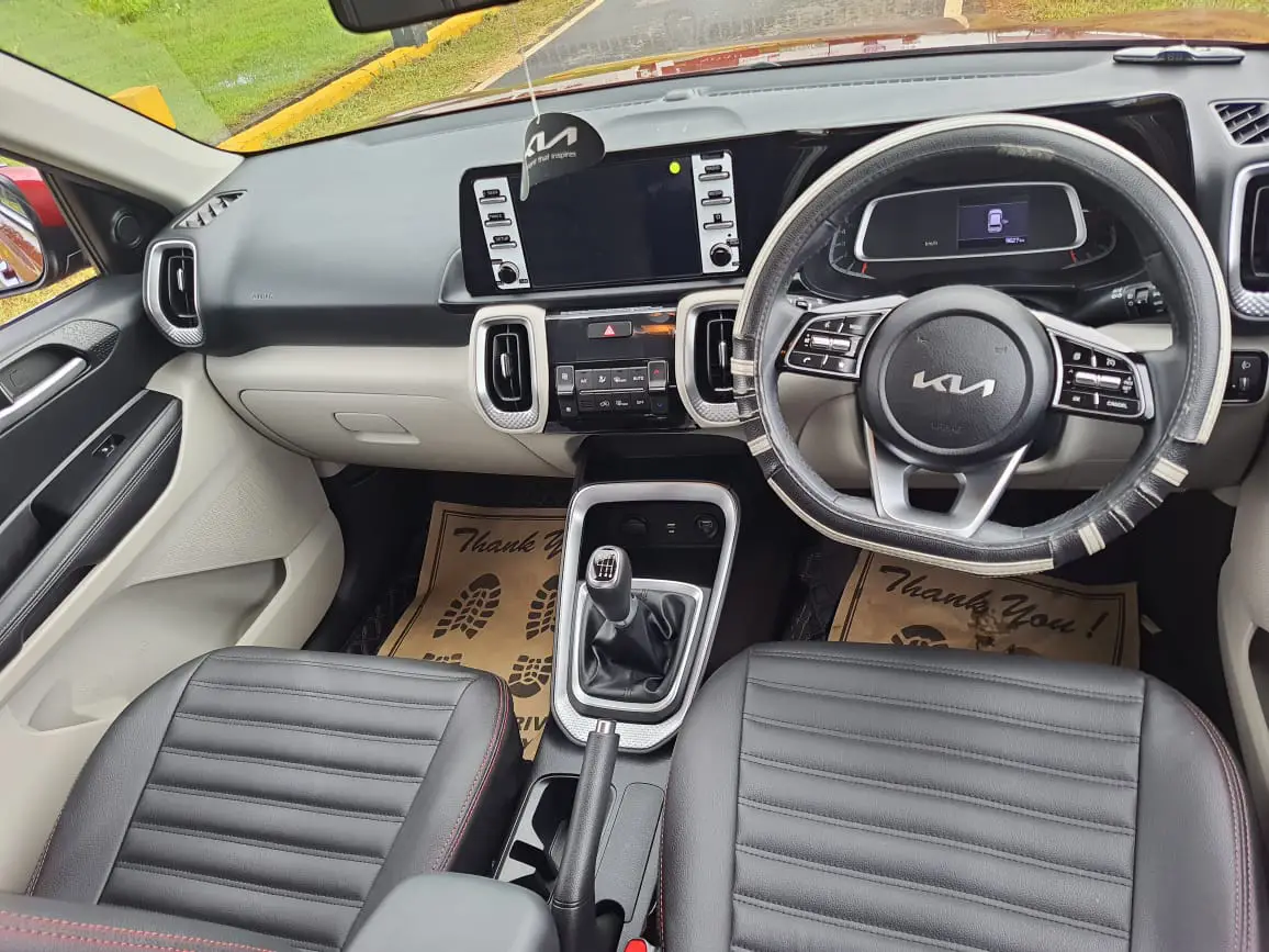 Used Kia Sonet in Kerala (6)