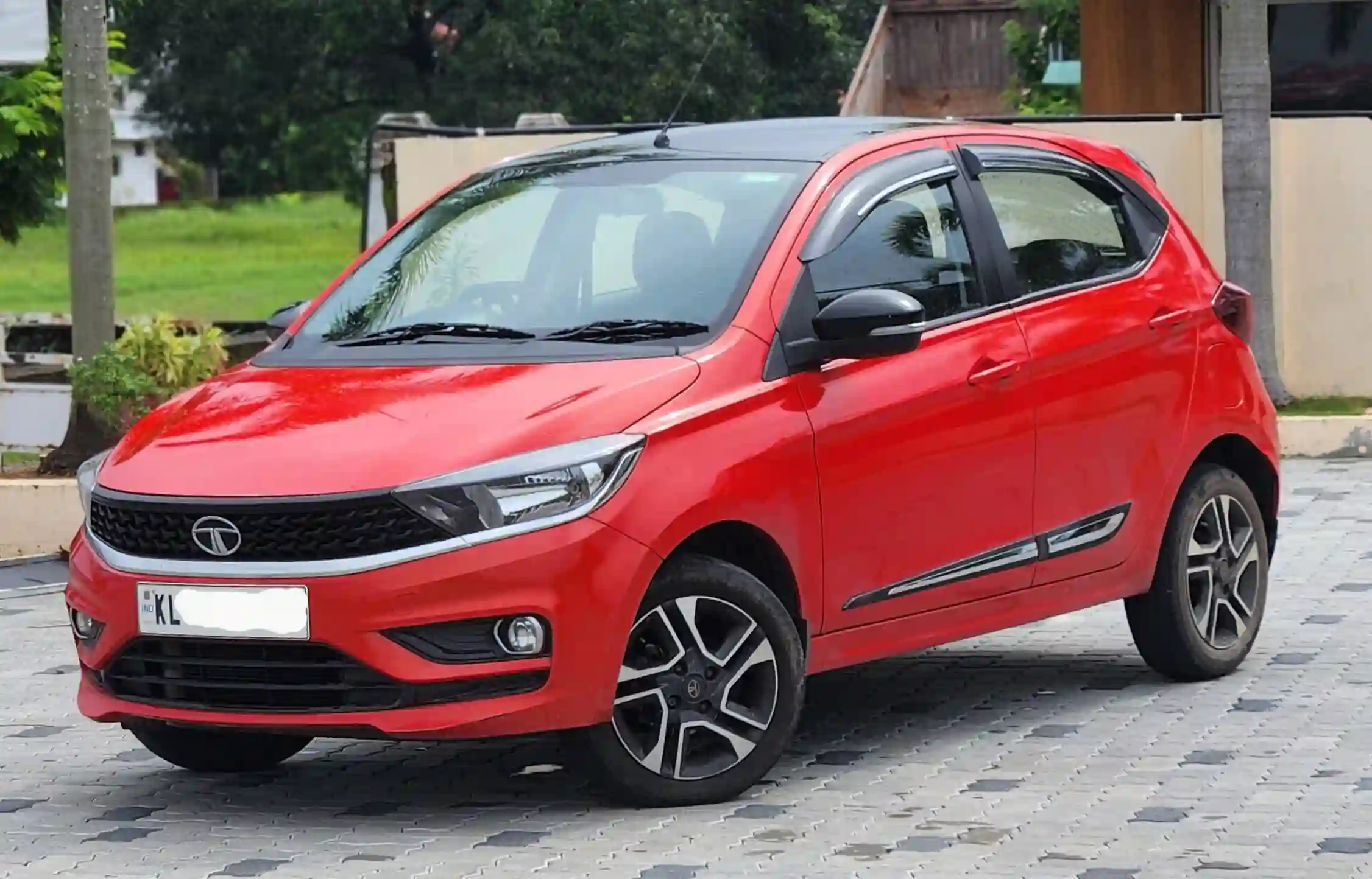 Tata Tiago XZ+