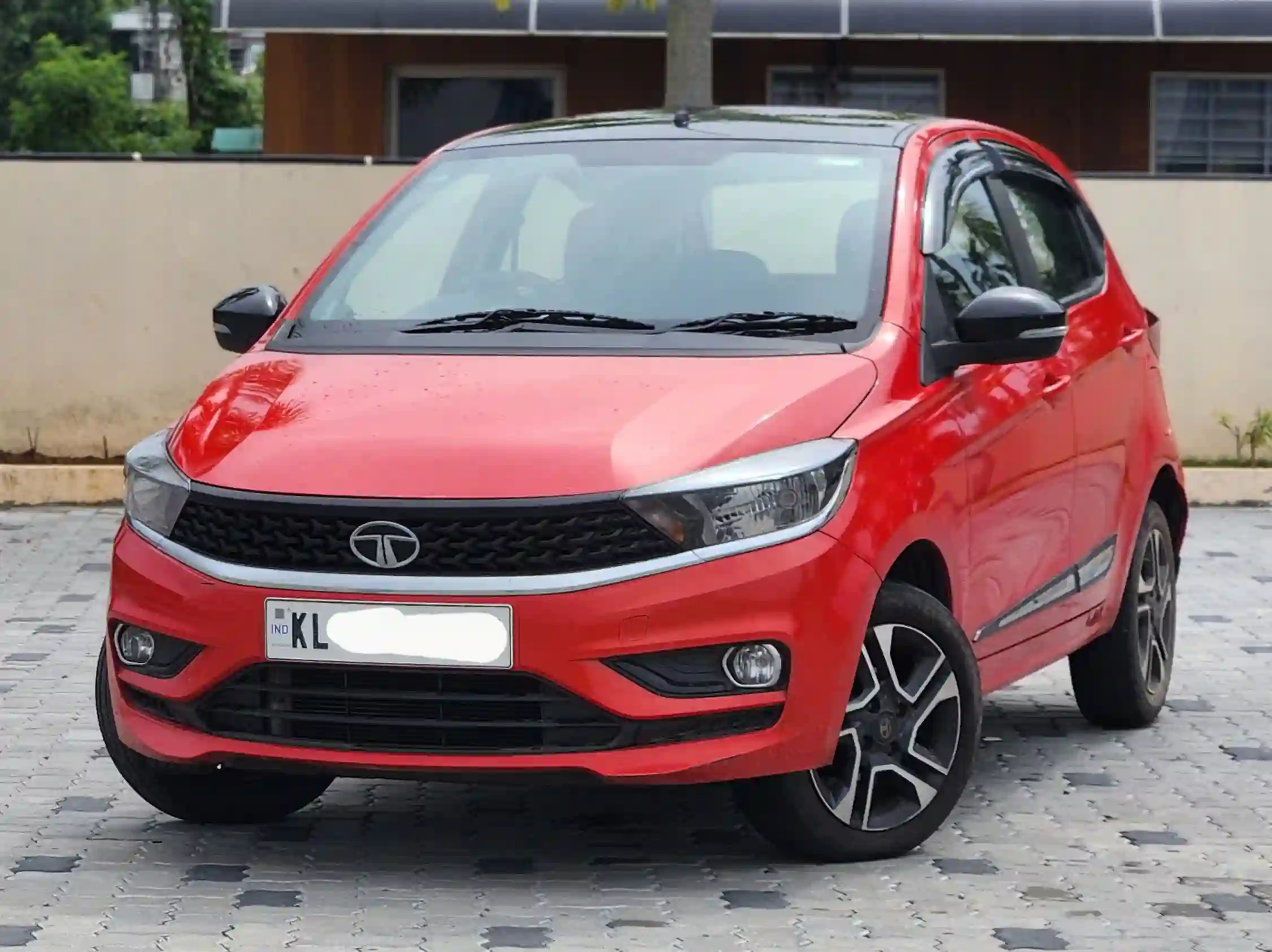 Tata Tiago XZ+