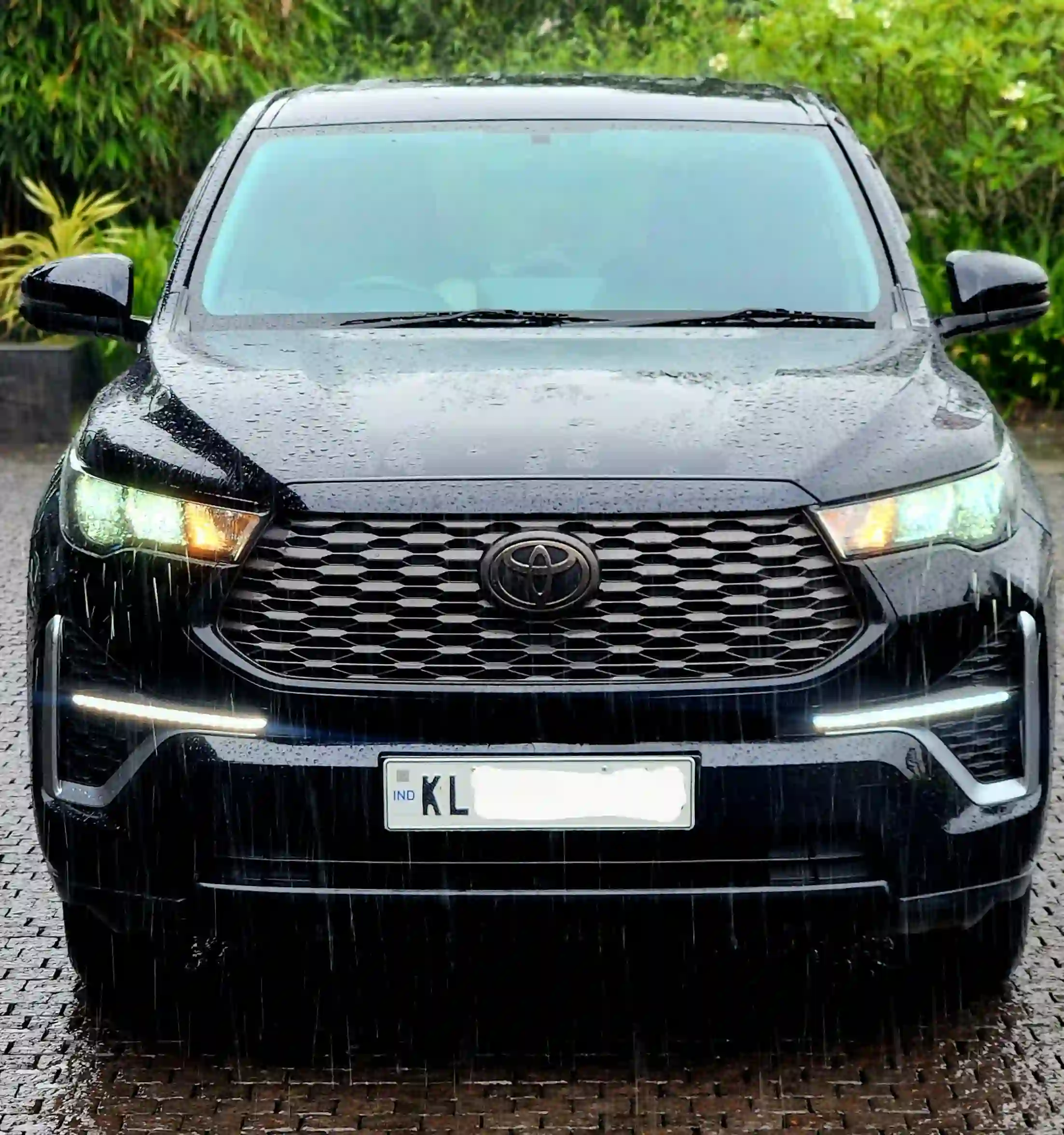 Innova Hycross