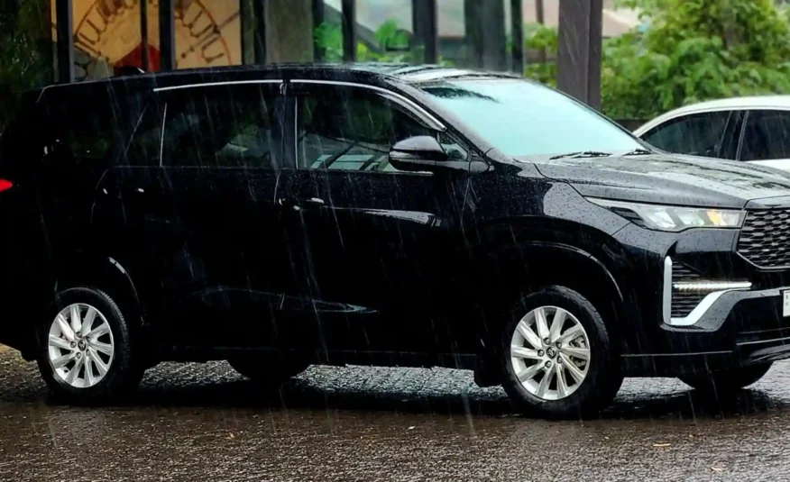 Innova Hycross