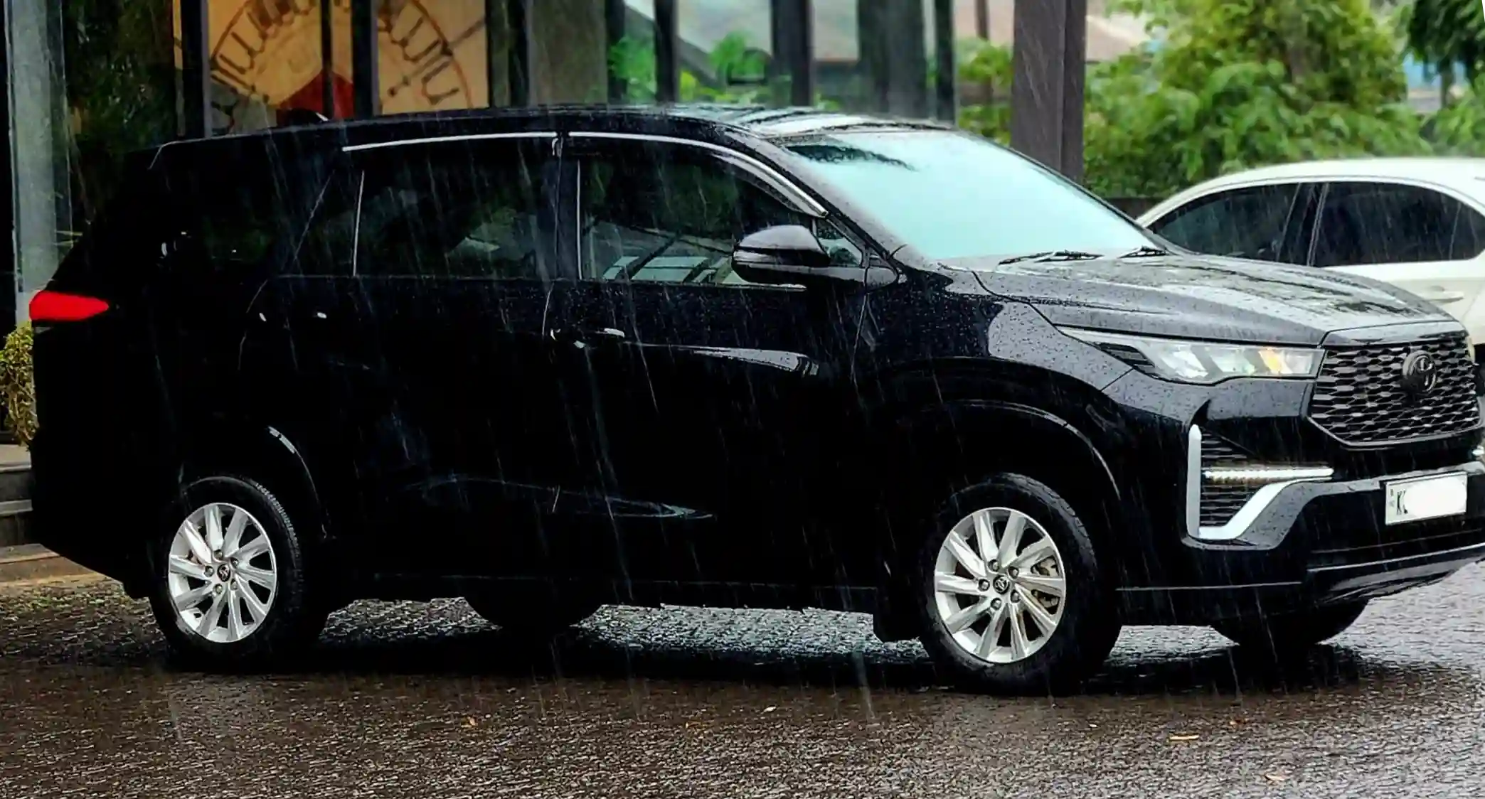 Innova Hycross