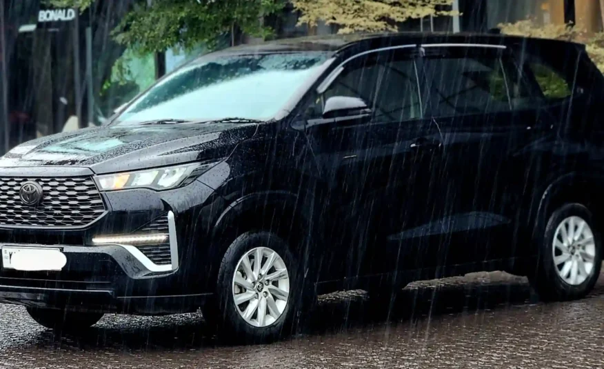 Innova Hycross