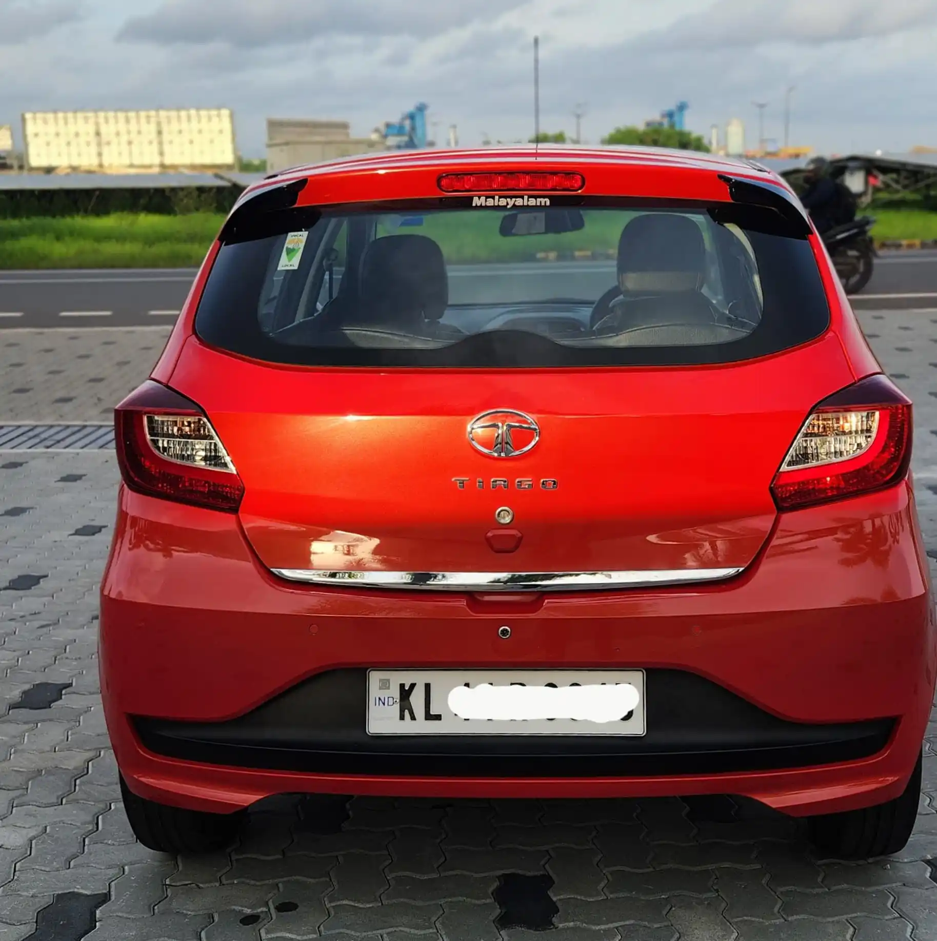 Tata Tiago XT