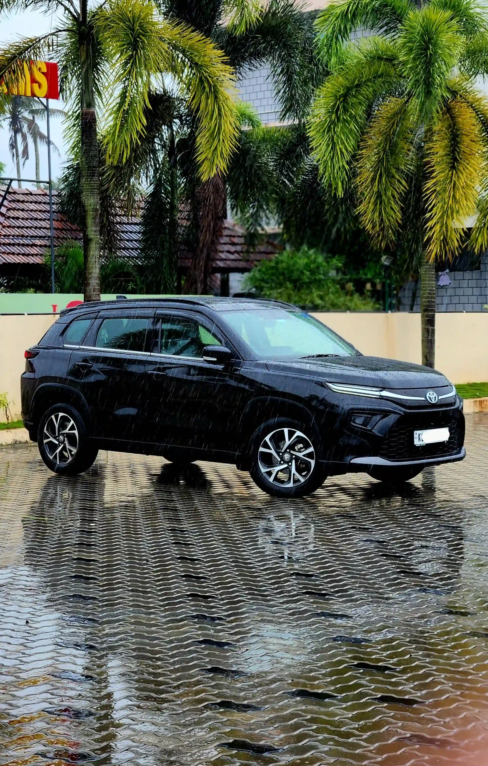 Toyota Hyryder V