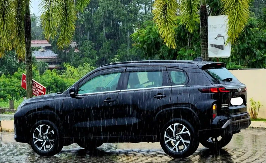 Toyota Hyryder V