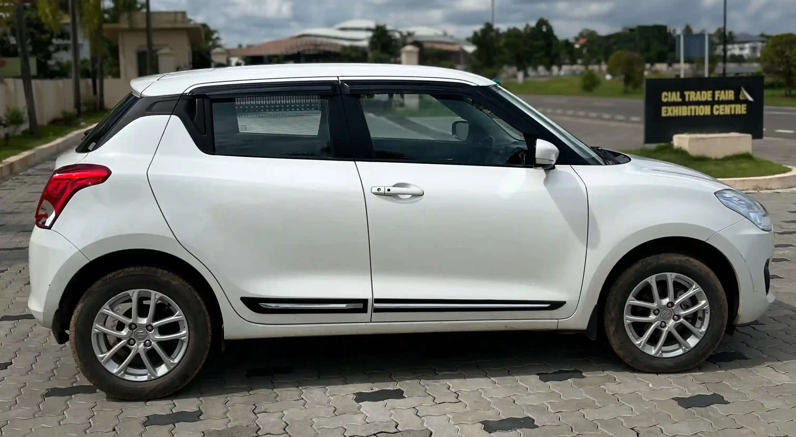 Suzuki Swift ZXi